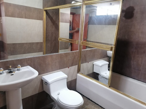 En Venta Bonita Casa-2 Pisos! Mucho Lote1, Cerca Al Mall Del Norte!!