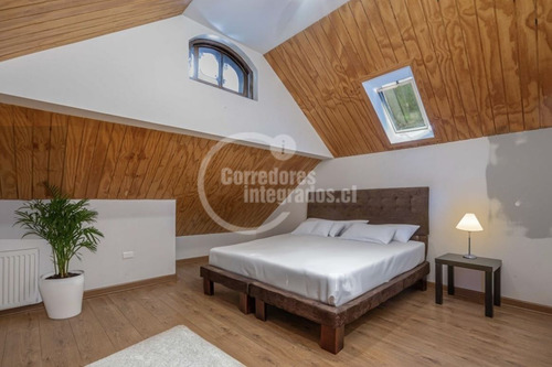 Venta Casa En Concón, 5 Dormitorios, Cercana A Colegios