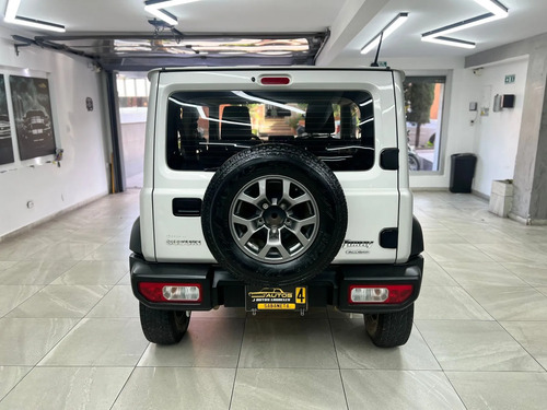 Suzuki Jimny 1.5 MT 4x4