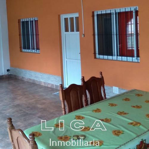 Imagen 13 de 18 de Casa Con Amplio Salón Ubicada En Calle J. Márquez 345 De La Ciudad De San Lorenzo