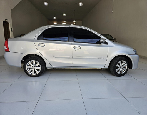 Toyota Etios 1.5 XLS SEDAN 16V FLEX 4P AUTOMÁTICO