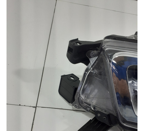Farol Esquerdo Full Led Hilux 21/24 Pequena Recuperação (Usado)