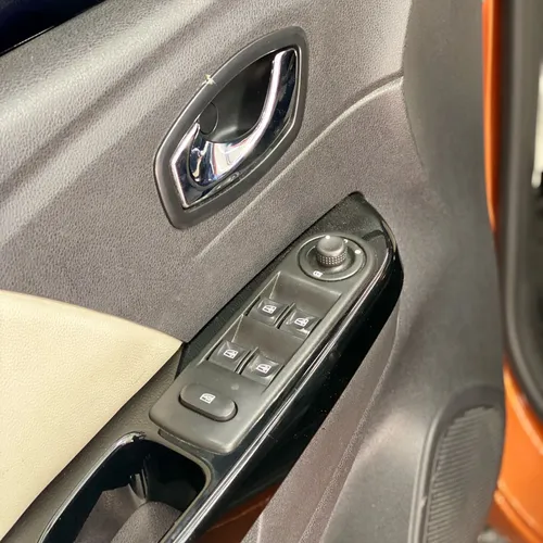 Renault Captur 2.0 Intens Automática