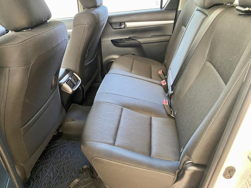 Imagen 10 de 10 de Toyota Hilux 2.8 C/d 4x4 Tdi Srv At6 204cv