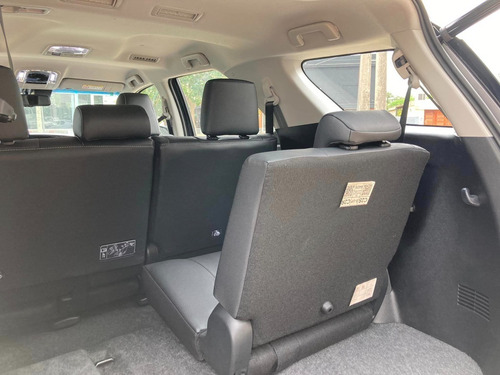 Imagen 12 de 19 de Toyota Sw4 2.8 Tdi 6 A/t 7 Asientos Srx 4x4 0km My2023