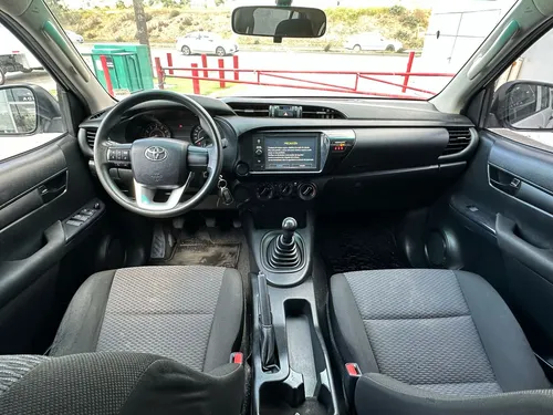 Toyota Hilux 2.7 Cabina Doble Sr Mt