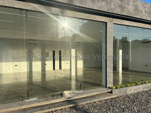 Dennymar, Vende Espectacular Terreno Con Local Comercial En El Centro De La Ciudad, Con Facil Acceso Peatonal, Vehicular, Ideal Para Concesionario, Ofertándote Un Espacio De 1200mts Contáctame B4a5c75