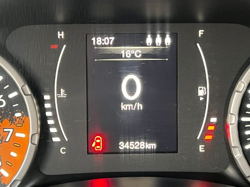 Imagen 11 de 15 de Jeep Renegade 2017 Sport 1.8 Plus