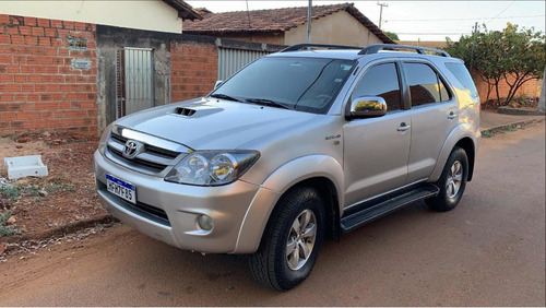 Imagem 1 de 10 de Toyota Sw4 2008 3.0 Srv 7l 4x4 Aut. 5p
