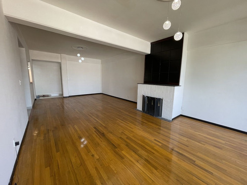 Departamento En Venta Totalmente Remodelado Con Excelentes Espacios