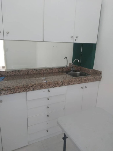 Imagen 3 de 10 de Vera Casa Inmobiliaria Vende Local Comercial En Paseo Paraparal L/firma 0414.404.84.31 Jennyfer De López (a.ro-1)