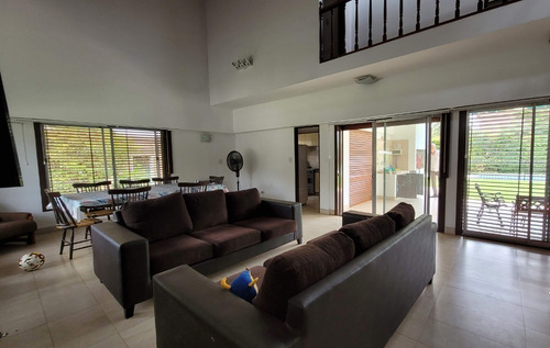 Casa A La Venta En Country Las Lajas