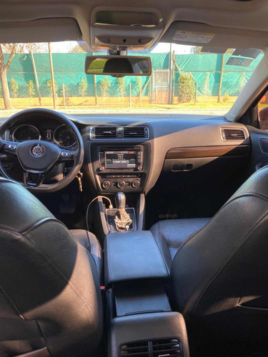Imagen 8 de 10 de Volkswagen Vento 2015 2.5 Advance Plus 170cv Dsg