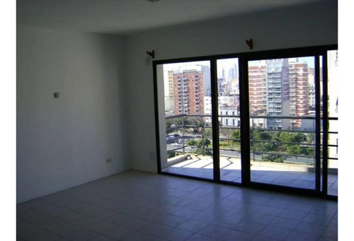 Excelente Departamento Con Balcon En  Monserrat.