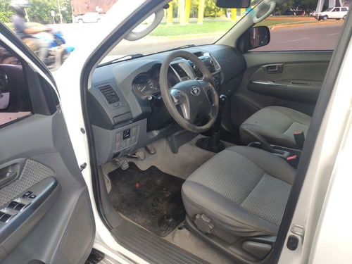 Imagen 12 de 12 de Toyota Hilux 2013 2.5 Cd Dx Pack I 120cv 4x2