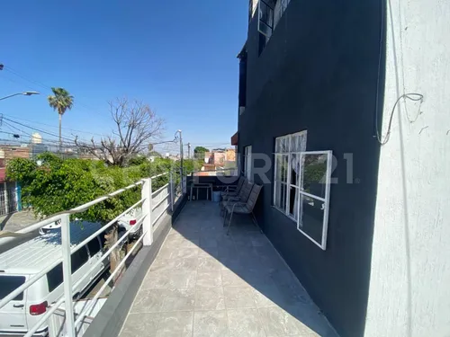 Casa En Venta Con Locales, Col. Lomas De Polanco, Guadalajara, Jalisco.
