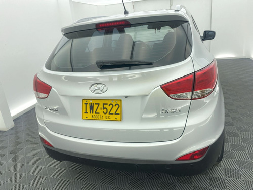 Imagen 10 de 25 de Hyundai Tucson Ix35 Gl 2.0 Mecanico
