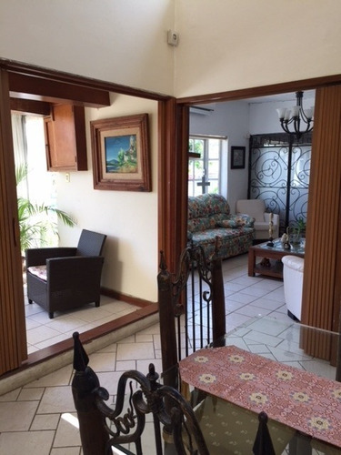 Imagen 24 de 30 de Se Vende Casa Con Locales Comerciales