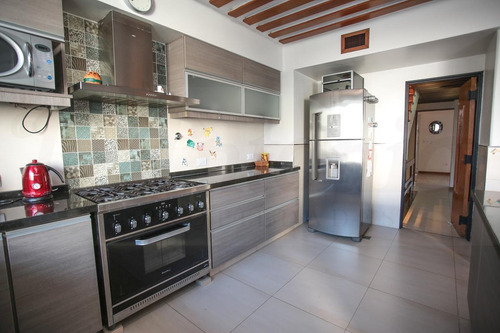 Imagen 14 de 30 de Casa En 3 Niveles De 4 Dormitorios, Jardín, Patio, Pileta, Quincho Y Parrilla - Caballito