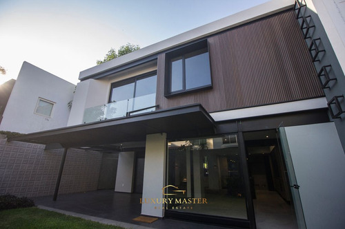 Casa De Lujo En Venta En Valle Real