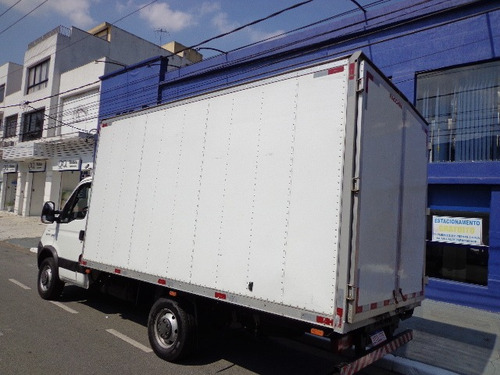 Imagem 2 de 11 de Iveco 35s14 Bau