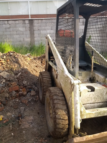 Bob Cat 711 Trator Motor 2 Cilindro