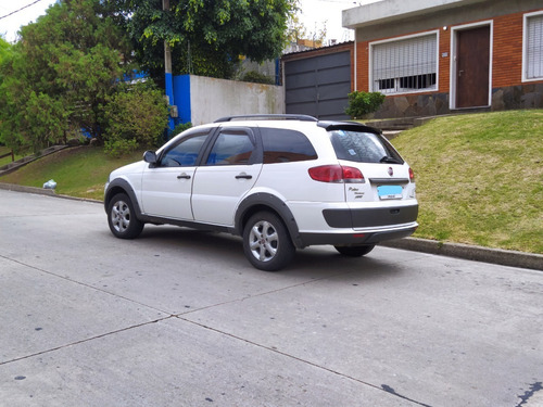 Fiat Palio Weekend Trekking 1.4 Audio Multimedia Y Subwoofer