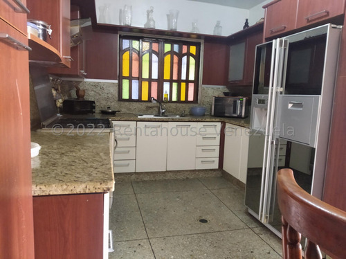 José Trivero Vende Vende Espectacular Quinta Con Acabados De Lujo. Cuenta Con Parrillera Y Balcon