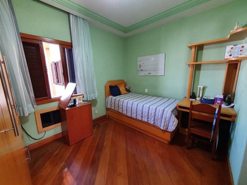 Imagem 18 de 24 de Casa De Dois Pavimentos Com Excelente Planta Em Num Dos Bairros Mais Tranquilos De Vitória - Es - So0002_imv
