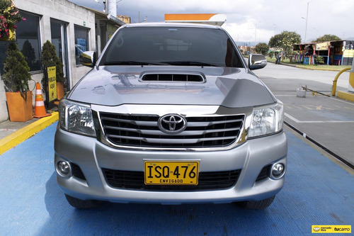 Imagen 2 de 25 de Toyota Hilux Vigo Srv
