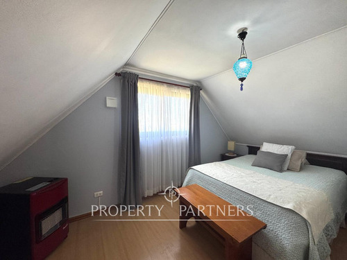 Cómoda Y Amplia Casa En Venta, Lomas De Mirasur.