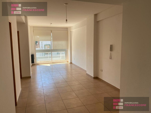 Imagen 21 de 23 de Departamento - La Plata