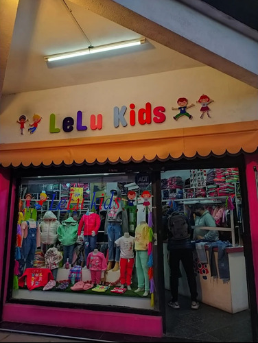 Imagen 2 de 5 de Excelente Fondo De Comercio Ropa De Chicos. Ubicado Pleno Centro Comercial, Gran Clientela Fija Y Muchísima De Paso, Frente A Cajero Del Banco Provincia, Ubicado En Esquina Vidrieras A Dos Calles.