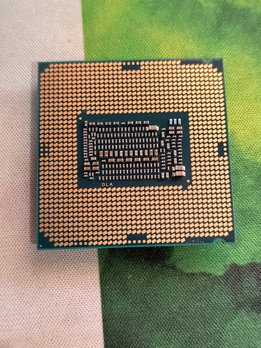 Processador Gamer I5-9400f 6 Núcleos E 4.1ghz De Frequência (Usado)