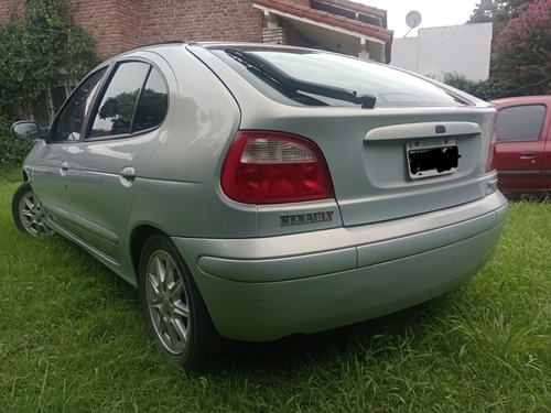 Renault Mégane Unique Hatchback 1.6 16v