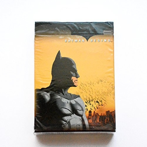 Batman Comienza A Jugar A Las Cartas