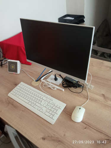 Aio Lenovo 1tb 4gb Core I5 10°g (Usado)