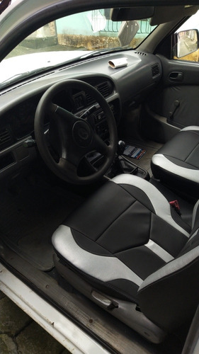 Imagen 4 de 4 de Mazda B2200 Doblé Cabina