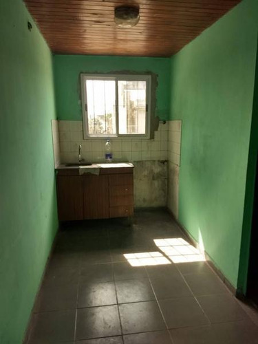 Imagen 8 de 10 de Excelente Propiedad Con Amplio Local En Venta Sobre Av. Luro