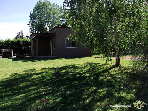 Casa En Venta - 6 Dormitorios 4 Baños - Mendoza