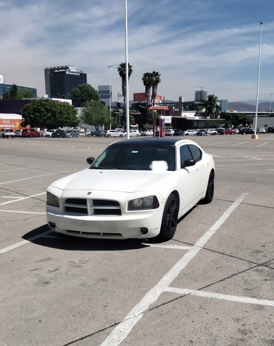 Dodge Charger V6