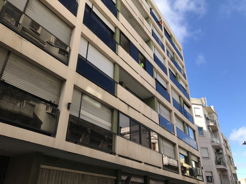 Apartamento En Venta De 2 Dormitorios En Ciudad Vieja (ref: Alh-545)