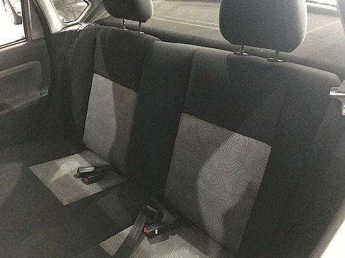 Ford Fiesta Sedan 1.6 Mpi Class Sedan 8v 2010
