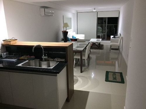 Apartamento En Venta De 2 Dormitorios En Playa Brava