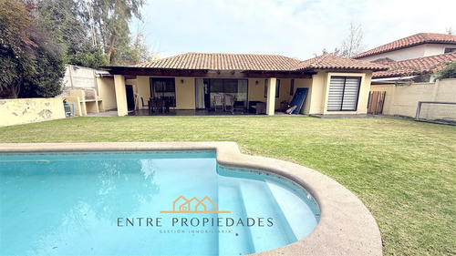 Casa En Venta De 4 Dorm. En Colina