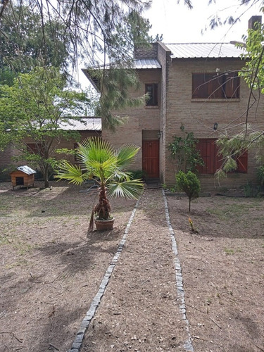 Casa Con Gran Parque Y Pileta En Venta, El Pato, Berazategui