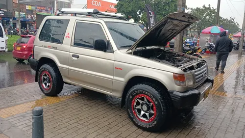 Mitsubishi Montero 2.4 V11
