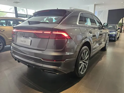 Audi Q8 S Line