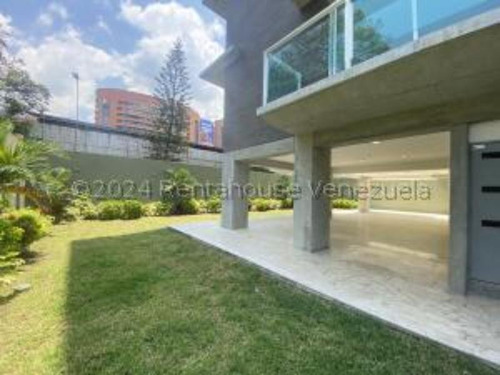 24-23253 Espectacular Y Moderno Edificio En San Marino