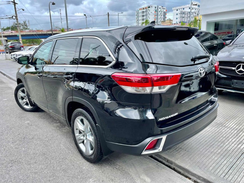 Imagen 2 de 15 de Toyota Highlander Limited Americano